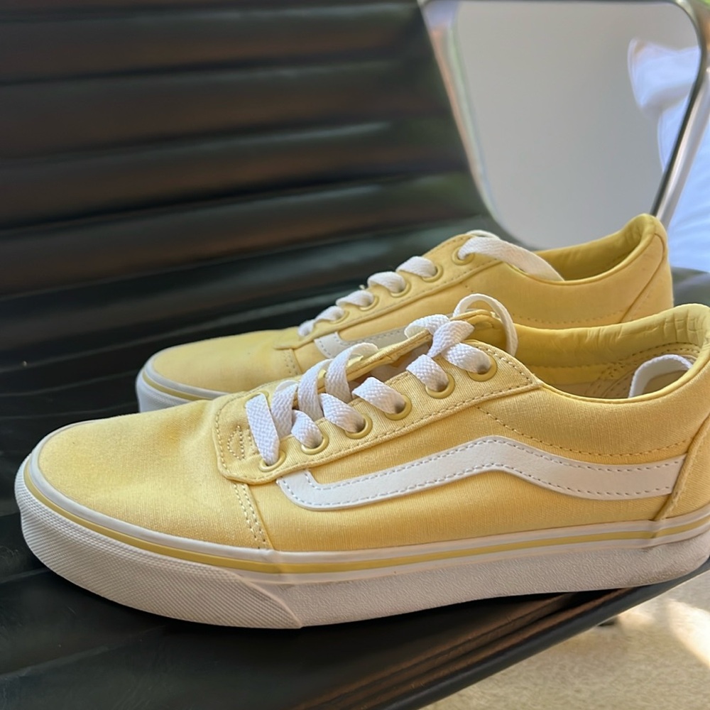 Women’s Vans Old Skool Light Yellow Sz 7